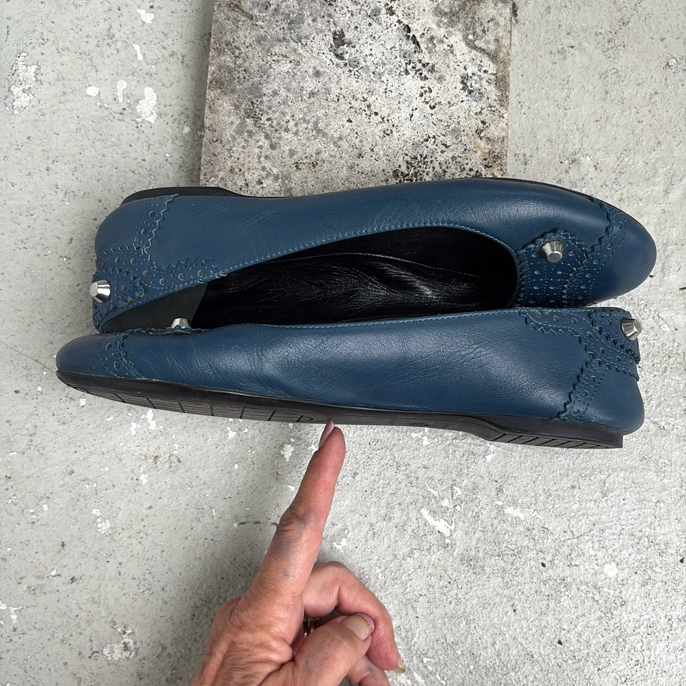 Balenciaga Arena silver stud flats - Picture 3 of 9